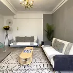 Des Champs Elysées Apartamento *